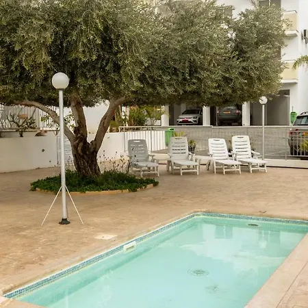 Oceania Bay Village Aparthotel 4*