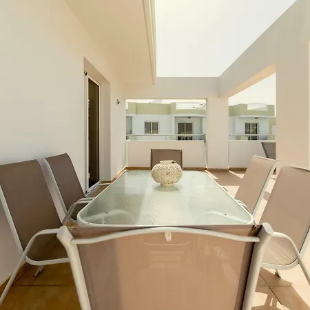 Oceania Bay Village Aparthotel