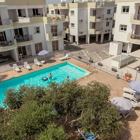 Oceania Bay Village Lägenhetshotell Pyla