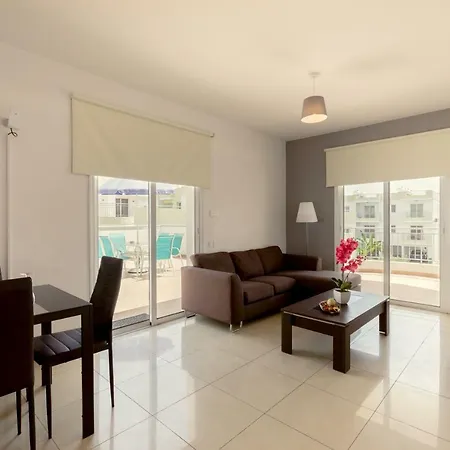 Oceania Bay Village Aparthotel 4*