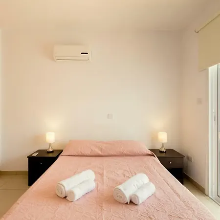 Oceania Bay Village Aparthotel 4*