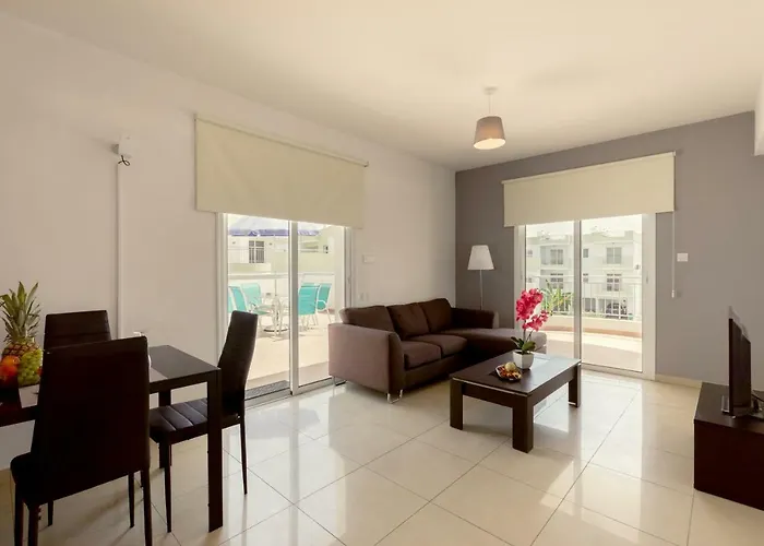 Oceania Bay Village Aparthotel 4*