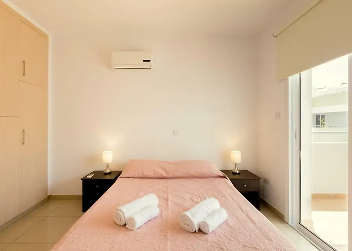 Oceania Bay Village Aparthotel 4*